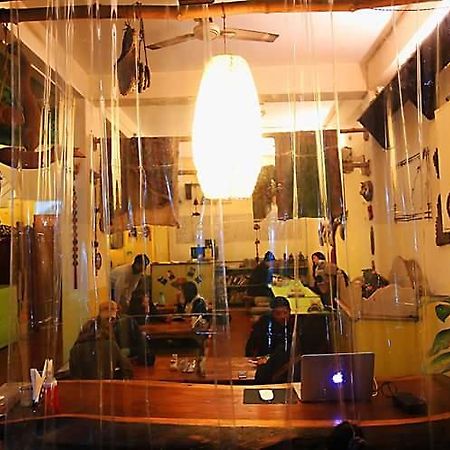 Bona Cafe Restaurant & Sala Guest House 瓦拉纳西 外观 照片
